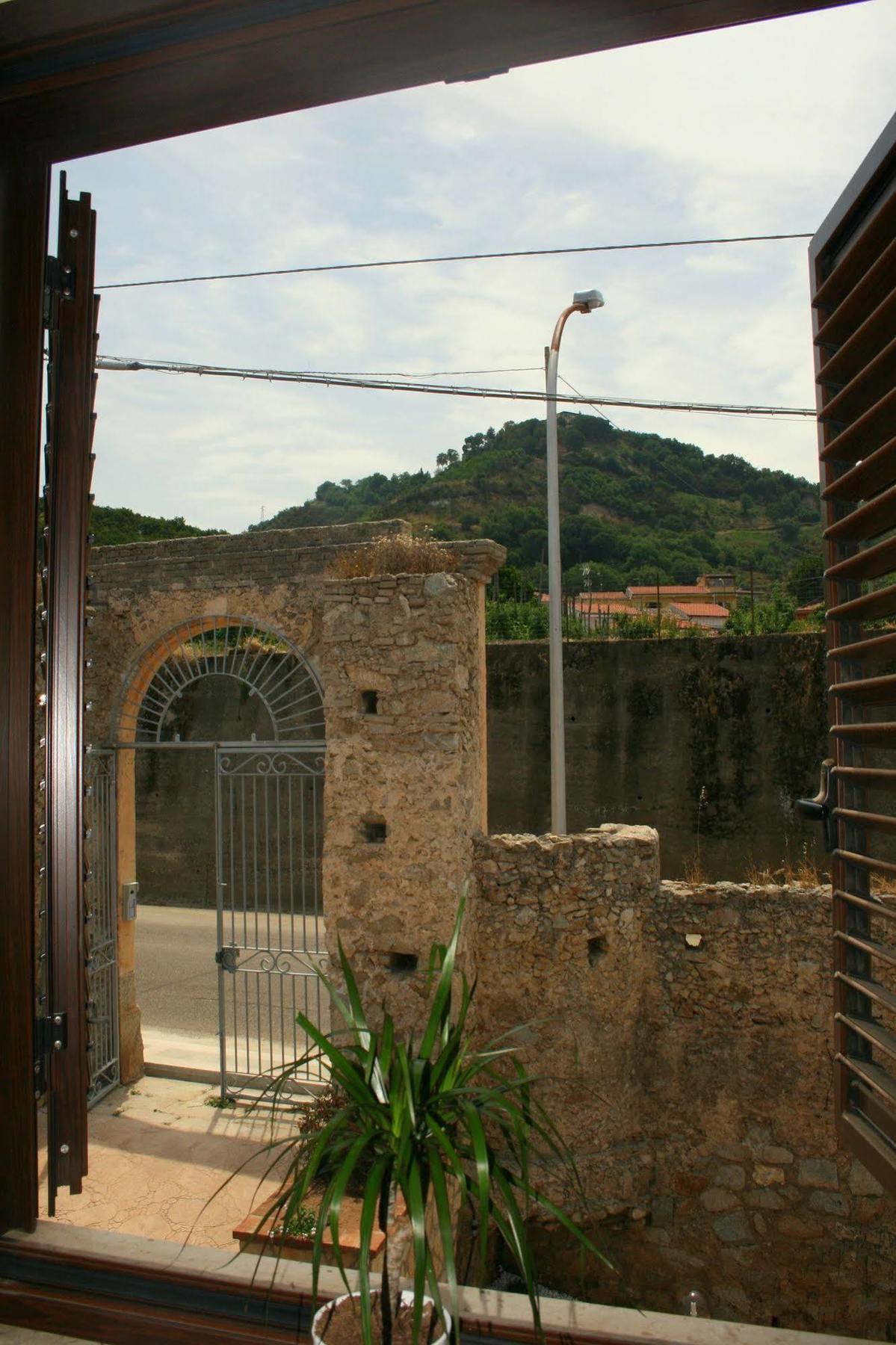 Appartamenti Porta Antica Di トロペーア エクステリア 写真